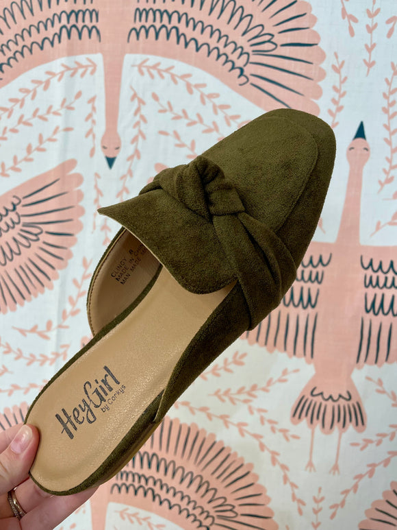 Clingy Mules in Khaki