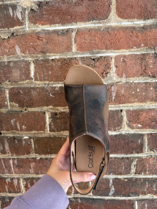 Carley Wedges | Espresso Crackle
