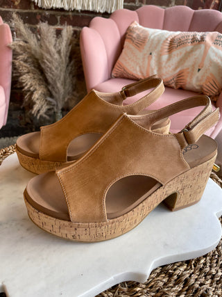 Miss Carley | Caramel