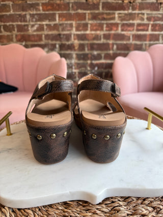Carley Wedges | Espresso Crackle