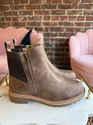 Corkys casual brown boots