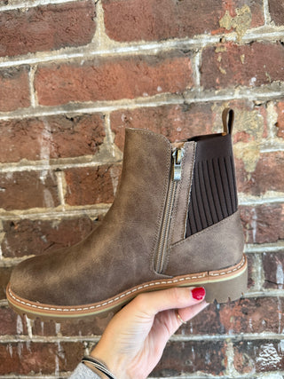 Don't Be Difficult Boots | Tan
