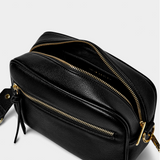 Hallie Crossbody in Black