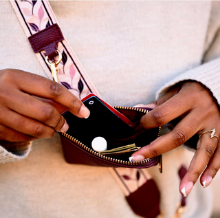 Clip & Go Strap W/Rfid Pouch Leaf Pattern